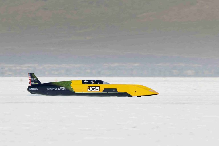 JCB Hydromax Streamliner Reaches 368mph Ahead of Official FIA World Record Attempt