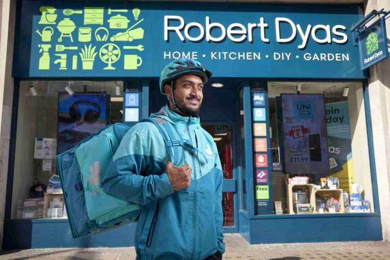 Deliveroo Partners with Robert Dyas to Launch On-Demand Delivery Across 90 UK Stores