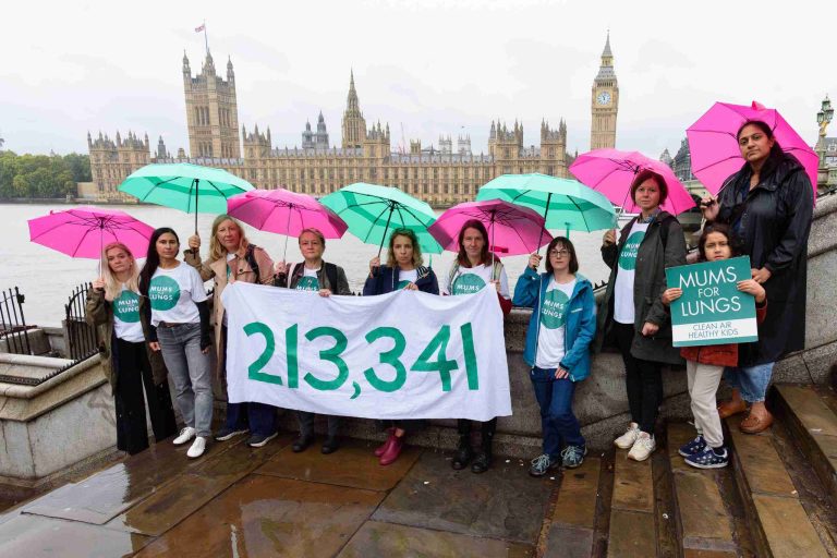 Over 200,000 Children Hospitalised With Breathing Problems As Pollution Levels Breach Limits In English Cities 