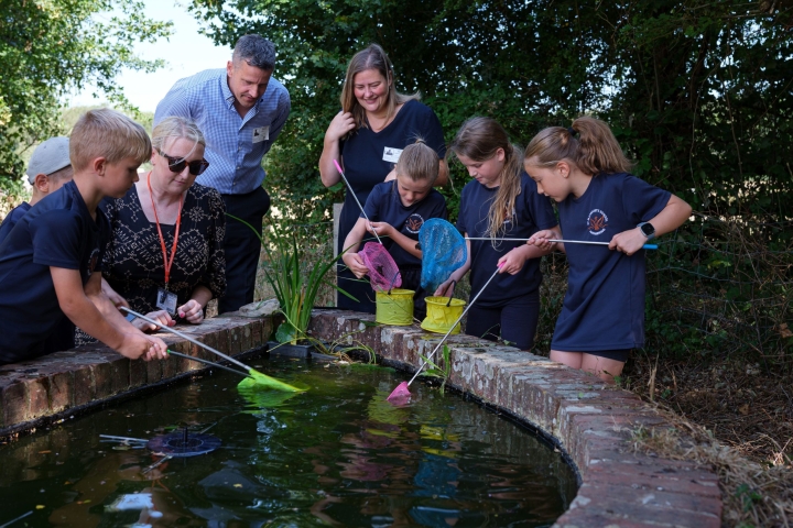 BellwayWessex_LangmeadPlace_Angerming_ForestSchoolDonation-8-Resized-scaled.jpg