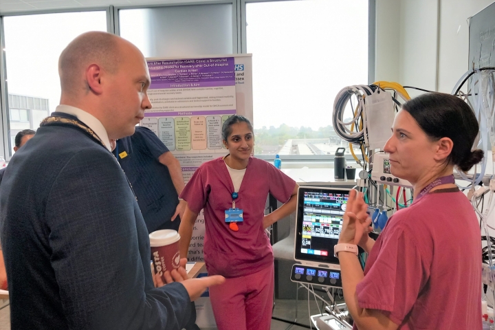 Deputy-Mayor-talking-to-Essex-Cardiothoracic-Centre-staff-scaled.jpeg